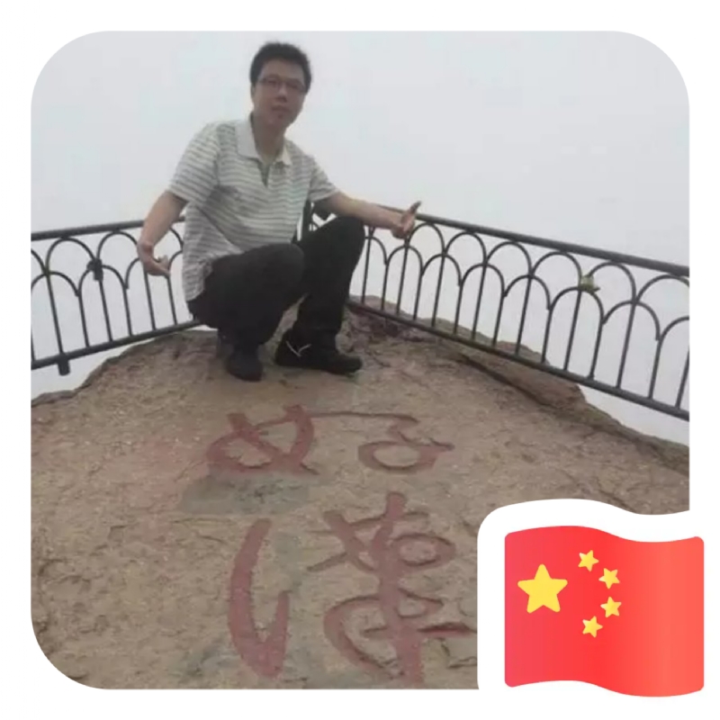 一只小虎牙的第一张照片--光泽相亲网