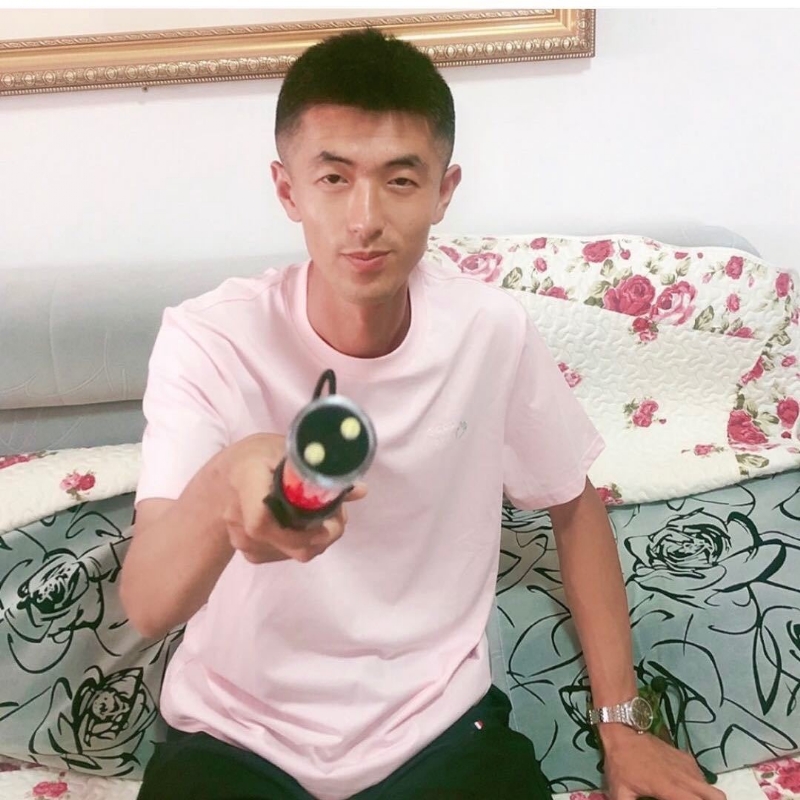 转身留下孤独的她的第一张照片--光泽相亲网