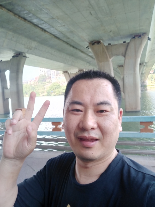 上人的第一张照片--光泽相亲网