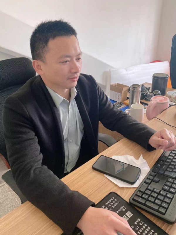 落叶知秋的第一张照片--光泽相亲网