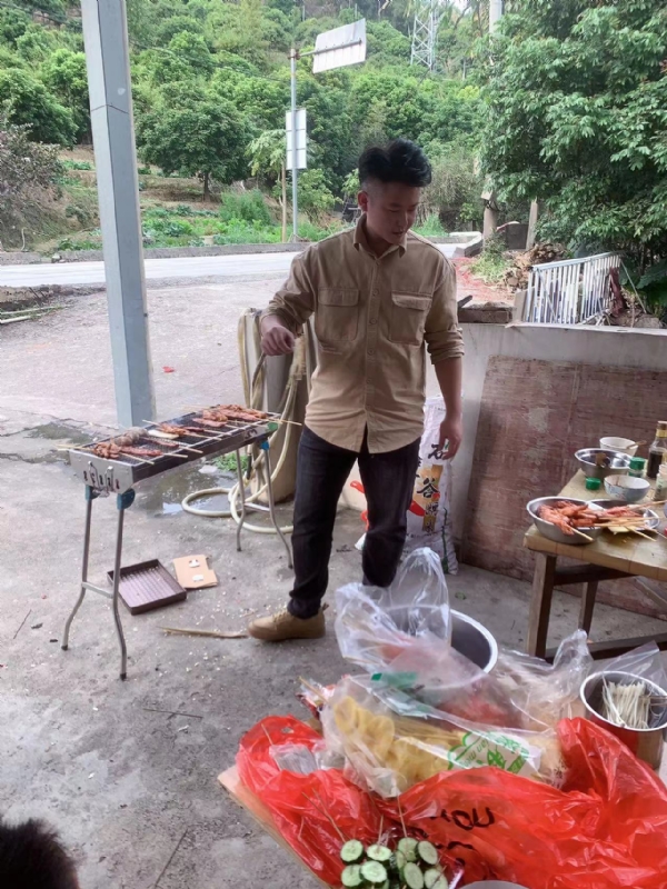 你黑我哟的第一张照片--光泽相亲网