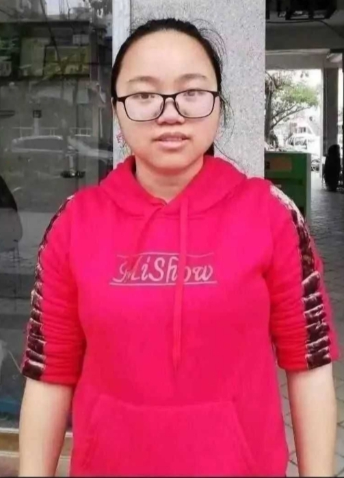 简单的第一张照片--光泽相亲网