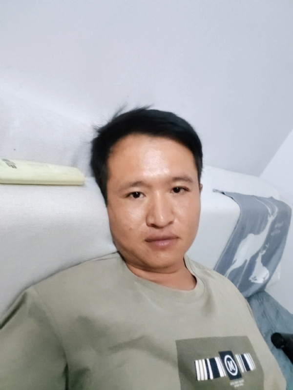 陌生人的第三张照片--光泽相亲网