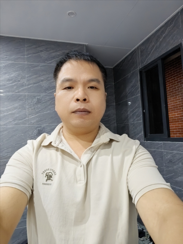 刘两水的第一张照片--光泽相亲网